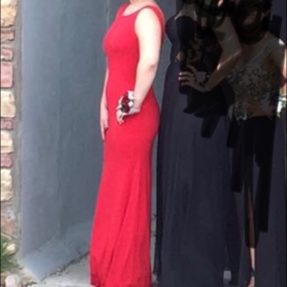 Red Prom/Formal Dress - Picture 5 of 5